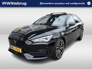 Cupra Leon 2.0 TSI VZ 4Drive Performance / AUTOMAAT/ 310 PK/ PANO/ BREMBO/ TREKHAAK/ FULL LINK/ PARK.SENSOR.V+A/ CAMERA/ ACC/ DCC/ STUUR+STOELVERWARM./ MEMORY SEAT/ ELEK.ACHTERKLEP/ KEYLESS/ DIGITAL DASH/ NAVI/ DAB/ CLIMA/ LED/ 19''