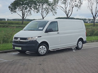 Volkswagen Transporter 2.0 TDI L2H1 Cruise control, Airco, Pdc, Stoelverwarming, Trekhaak, 3-Zits