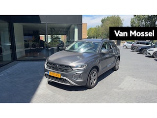 Volkswagen T-Roc 1.5 TSI Life 75 Edition | 150 PK | Automaat | Apple Carplay / Android Auto | Parkeercamera | Digitaal Dashboard | Parkeersensoren | Adaptieve Cruise Control |