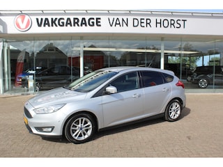 Ford Focus 1.0 125PK Titanium , 5 deurs , Erg goed onderhouden Climate control , Navigatie , Camera , Bluetooth Cruise control , Parkeersensoren , LED dag rijverlichting