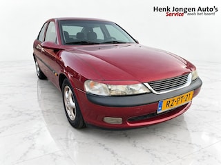 Opel Vectra 1.6i-16V CD Voor de liefhebber ! Henk Jongen Auto's in Helmond, al 50 jaar service zoals 't hoort!