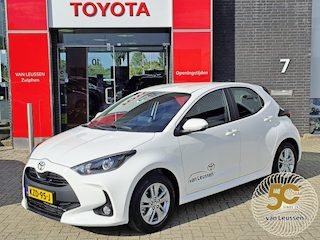 Toyota Yaris 1.5 Hybrid 115 Active NIEUW UIT VOORRAAD SNEL LEVERBAAR MET 2900 KORTING LM VELGEN APPLE ANDROID CAMERA ADAPTIVE CRUISE