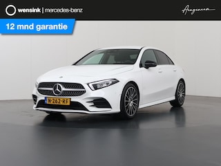 Mercedes-Benz A-klasse 200 Business Solution AMG | Night | Achteruitrijcamera | Sfeerverlichting | Privacybeglazing | Stoelverwarming | Apple Carplay |