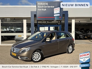Mercedes-Benz B-klasse 180 Ambition / Nieuwe-Ketting / Grote-Beurt / NL-Auto / Automaat / Cruise-Control / Trekhaak / Leder / Navi / Radio-Bluetooth / Houtafwerking-Interieur / Flippers / PDC V+A / 16'' LMV / All-Season / ENZ.