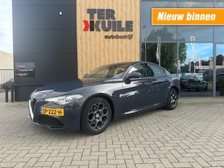 Alfa Romeo Giulia 2.0T Super / Veloce interieur