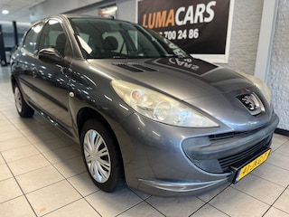 Peugeot 206 1.1 XR | Nieuwe APK | 5 -deurs | Pioneer |