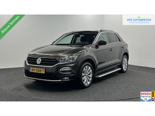 Volkswagen T-Roc 1.0 TSI Style Business CARPLAY NAVI ADAPTIEF CRUISE LM ECC STOELVERWARMING.