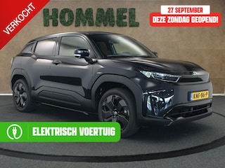 Toyota Urban Cruiser Executive 61 kWh - ORIGINEEL NEDERLANDSE AUTO - 3 FASE LADEN - PANORAMADAK - PARKEERSENSOREN VOOR EN ACHTER - DODEHOEK DETECTIE - NAVIGATIE - 360 GRADEN CAMERA