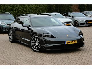 Porsche Taycan 4 93 kWh / SOH 93,3% / Panoramadak / 360Camera / Passenger Display / Keyless / 20'' / Sportdesign+Chrono / Luchtvering / Stoelventilatie+Verwarming / Dodehoek / DAB / Cruise Control