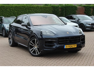 Porsche Cayenne 3.0 E-Hybrid / SOH 97,1% / Panoramadak / 360Camera / Head-up / Passenger Display / 4Wielbesturing / Carbon / Softclose / 22'' / Bose / Luchtvering / Keyless / Sportdesign+Chrono / Sportuitlaat