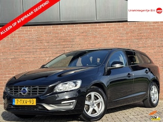 Volvo V60 1.6 T3 MOMENTUM | NL-AUTO! | NAVI! | CRUISE!