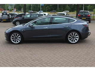 Tesla Model 3 Long Range AWD 75 kWh / Trekhaak / Autopilot / Panoramadak / Camera / Premium Audio / 18'' / Leder / Stoel+Stuurverwarming / ACC