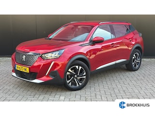Peugeot 2008 1.2 PureTech Allure | Carplay | Trekhaak | Navigatie | Parkeersensoren | Camera | | Achterbank in delen neerklapbaar | Achteruitrijcamera | Airco (automatisch)