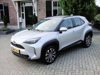 Toyota Yaris Cross 1.5 Hybrid Dynamic , Camera , HUD, Led , Keyless go , Dab+, elec-A-klep enz. Nieuwstaat