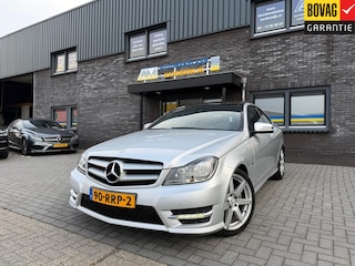 Mercedes-Benz Coupé 180 | 1E EIGENAAR | 3/6/12MND GARANTIE | AUTOMAAT | PANO | BLUETOOTH | NAVI | CRUISE | LEDER |