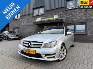 Mercedes-Benz Coupé 180 | 1E EIGENAAR | 3/6/12MND GARANTIE | AUTOMAAT | PANO | BLUETOOTH | NAVI | CRUISE | LEDER |