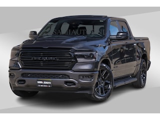 Dodge Ram SPORT | MEEST VOLLE RAM | 5.7 V8 HEMI | LUCHTVERING | HUD | MWK | PANO | VOL DIGI SCHERMEN | NIGHT EDITION | DUBBELE CABINE | 5 PERSOONS | DC | CREW CAB | TOP STAAT | KLEUR: GRANITE NIGHT EDITION GEWELDIGE KLEUR |