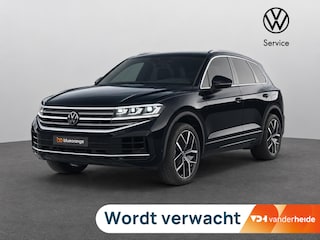 Volkswagen Touareg 3.0 TSi eHybrid 4MOTION Elegance 381PK Aut. Panoramadak, Trekhaak, Head-Up Display, Dynaudio, Luchtvering, 21" LM Velgen, Servosluiting, Nachtzicht camera, Elektr. Achterklep