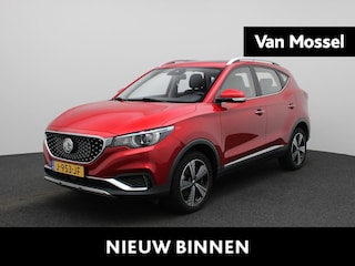 MG ZS EV Luxury 45 kWh | Automaat | Panoramadak | Leder | Navigatie | Airco | Achteruitrijcamera | Apple Carplay / Android Auto | Stoelverwarming | Lichtmetalen Velgen |