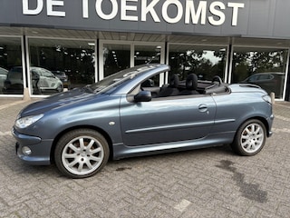 Peugeot 206 1.6i 16V Automaat Airco ECC PDC Jaar nieuwe APK
