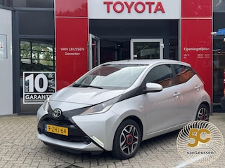 Toyota Aygo 1.0 VVT-i x-play PARKEERCAMERA AIRCO LAGE KM-STAND