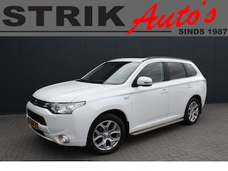 Mitsubishi Outlander 2.0 PHEV instyle - SCHUIFDAK - TREKHAAK - LEDER - NAVIGATIE - CAMERA - 2x PDC