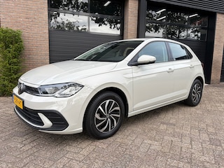 Volkswagen Polo 1.0 TSI Life virtual cockpit Carplay