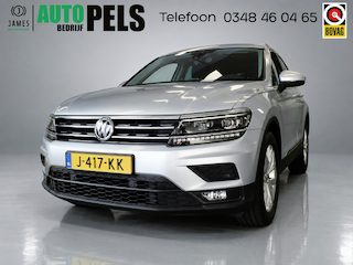 Volkswagen Tiguan 1.5 TSI Comfortline Business, Dealer onderhouden!!, Navigatie, Clima controle, Cruise controle, Elek ramen V/A , Elek achterklep, Pdc V/A, Xenon, spiegel-pakket, Lm velgen 18'',  Trekhaak wegklapbaar, Nederlandse auto, 77.000km!! Bovag afleverpakket 695,-