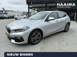 BMW 118i Executive Sport-Line Edition Automaat | ECC | Navigatie | Digitaal Dashbord | Parkpilot | Draadloze telefoonlader | Carplay | 17"LM-Velgen | Elektrisch Pakket | Cruise control