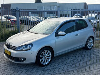 Volkswagen Golf 1.4 TSI Highline 122PK DSG NL AUTO NAP! UNIEK NIEUWSTAAT! NAVI l LED l PDC l CRUISE l 17'LMV l ALCANTARA l ABC!