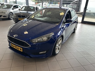 Ford Focus 1.0 Titanium Achteruit rij cam NW APK BJ 2016 !!