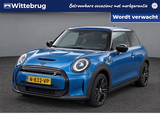 Mini Mini Electric Collection 33 kWh / Navigatie / App connect / Camera / Parkeersensoren achter / Stoelverwarming /