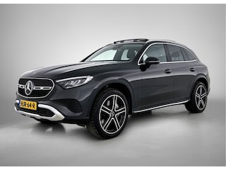 Mercedes-Benz GLC 300e 4MATIC Luxury line | Panorama schuifdak | Trekhaak | Electrische voorstelen | Dodehoek assistent | Alarm klasse SCM3 Inclusief 24 maanden Mercedes-Benz Certified garantie voor Europa.
