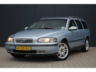 Volvo V70 2.4 Comfort Line | Automaat | Trekhaak | Navigatie | Clima / Cruise control | APK | PDC |