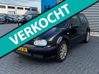 Volkswagen Golf 1.6-16V Sportline