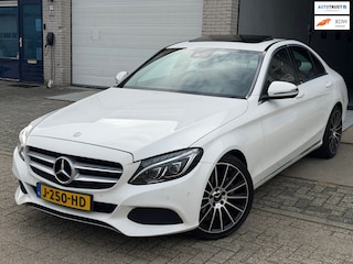 Mercedes-Benz C-klasse 200 AMG Line/ 1e EIG/ dealeronderhouden/ 1jaar apk/ pano/ volle opties.