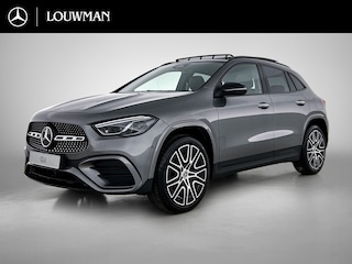 Mercedes-Benz GLA 250 e 140 Year Edition | Plus pakket | Nightpakket | Parkeerpakket | Panoramaschuifdak | 20” tien-dubbelspaaks AMG velgen | Warmtewerend, donkergetint glas |