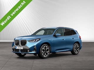 BMW X3 30e xDrive M Sport Harman- Kardon Sound Trekhaak Stuurwielverwarming Head-Up Display 360 Gr. Camera Driving Assistant Professional Elektrische actieradius tot 90 km WLTP! Bmw Iconic Glow Chassisdemping elektronisch geregeld