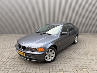 BMW 318i Volledig onderhouden zeer nette conditie!