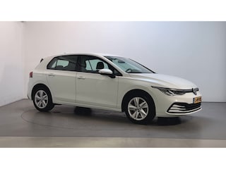 Volkswagen Golf 1.0 TSI 110pk Life Sfeerverlichting Parkeersensoren Adaptive Cruise Trekhaak