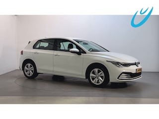 Volkswagen Golf 1.0 TSI 110pk Life Sfeerverlichting Parkeersensoren Adaptive Cruise Trekhaak