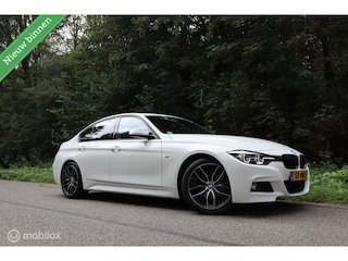 BMW 318i Edition M Sport Shadow High Executive