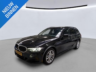 BMW 3-serie Touring 318i NL-AUTO | PANODAK | PDC | Curved Display