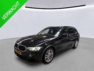 BMW 3-serie Touring 318i NL-AUTO | PANODAK | PDC | Curved Display