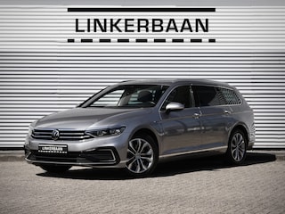 Volkswagen Passat Variant GTE | Panorama | Trekhaak | Leder | Ergoactive | IQ Lights |