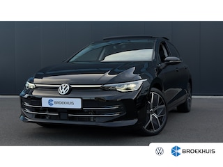Volkswagen Golf 1.5 eHybrid Style Edition | Panoramadak | Camera | Elektrische stoel | Dodehoek Detectie |