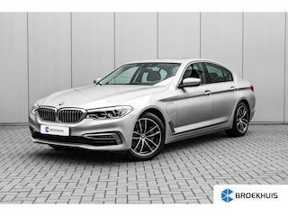 BMW 530e iPerformance High Executive 252Pk | Rondomzichtcamera | Head-up Display | Glazen schuifkanteldak | Stoelverwarming en ventilatie | Uitwijk assistent |18:LMV