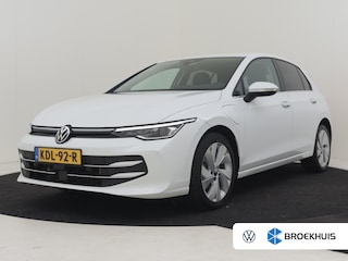 Volkswagen Golf 1.5 eHybrid Style Edition 204PK DSG/AUTO | Verlichte Gril l Elektr. Stoelen met geheugen l Camera | Apple carplay Android auto | Cruise control adaptief | Navigatie | Parkeersensoren voor/achter | Stoel/Stuur verwarming | 18"LMV