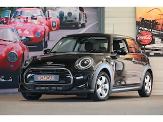 Mini Cooper 3-Deurs 1.5 Essential Facelift model / Automaat