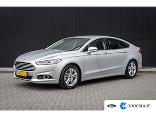 Ford Mondeo 1.5 165pk Titanium 5-deurs | 1 eigenaar | 100% dealer o.h. | NAP | 17 inch | Stoelverwarming | LED-verlichting | Privacy-glass | Elec. stoel incl memory | Keyless entry & start
